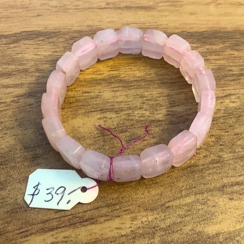 VINTAGE ROSE QUARTZ BRACELET. ITEM #47.